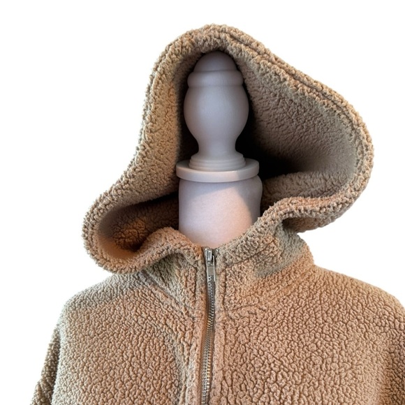 Women’s Forever 21 Tan/Taupe Sherpa hoodie Jacket size Large - Picture 5 of 8